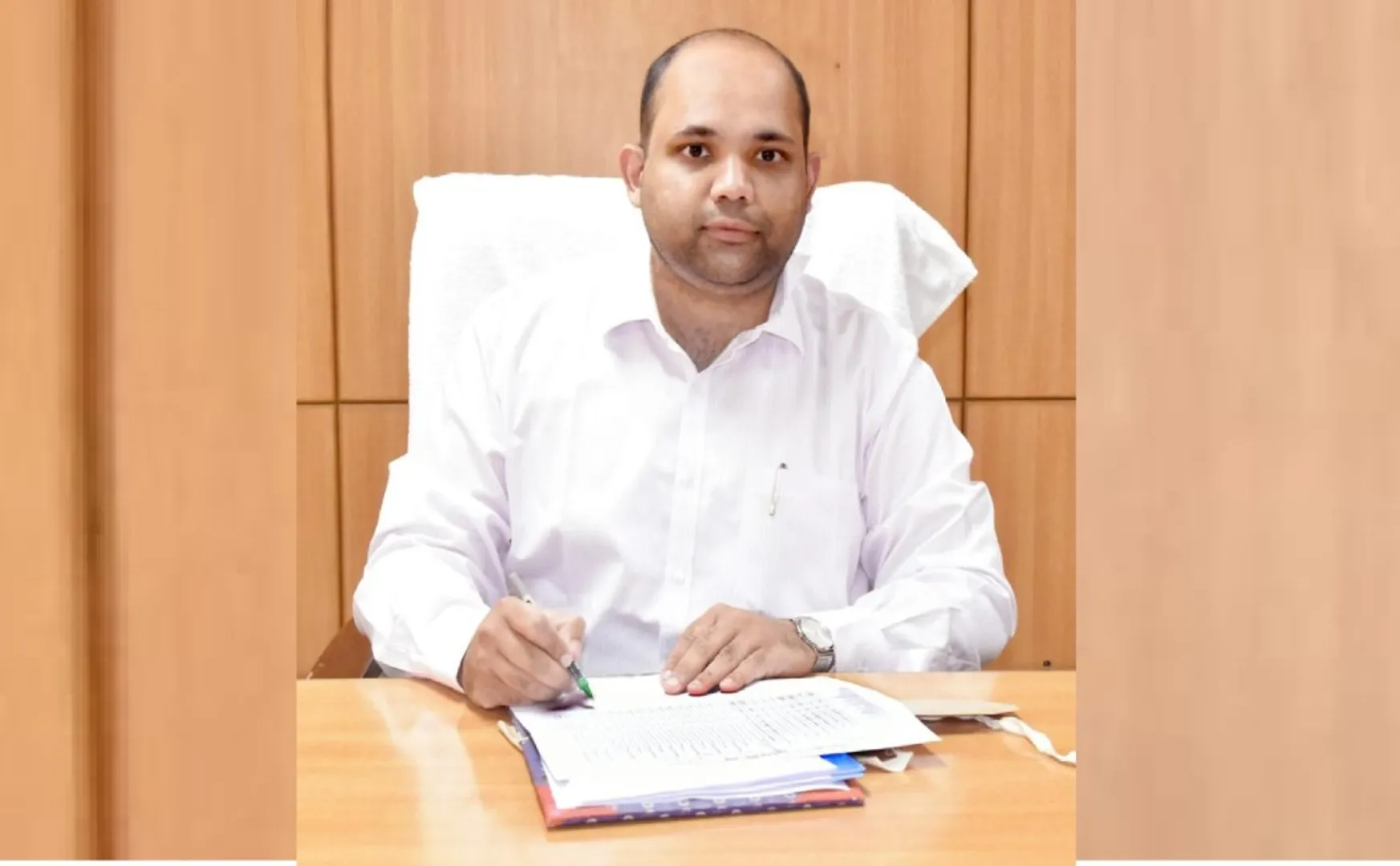 erode district new collector take charge for today 